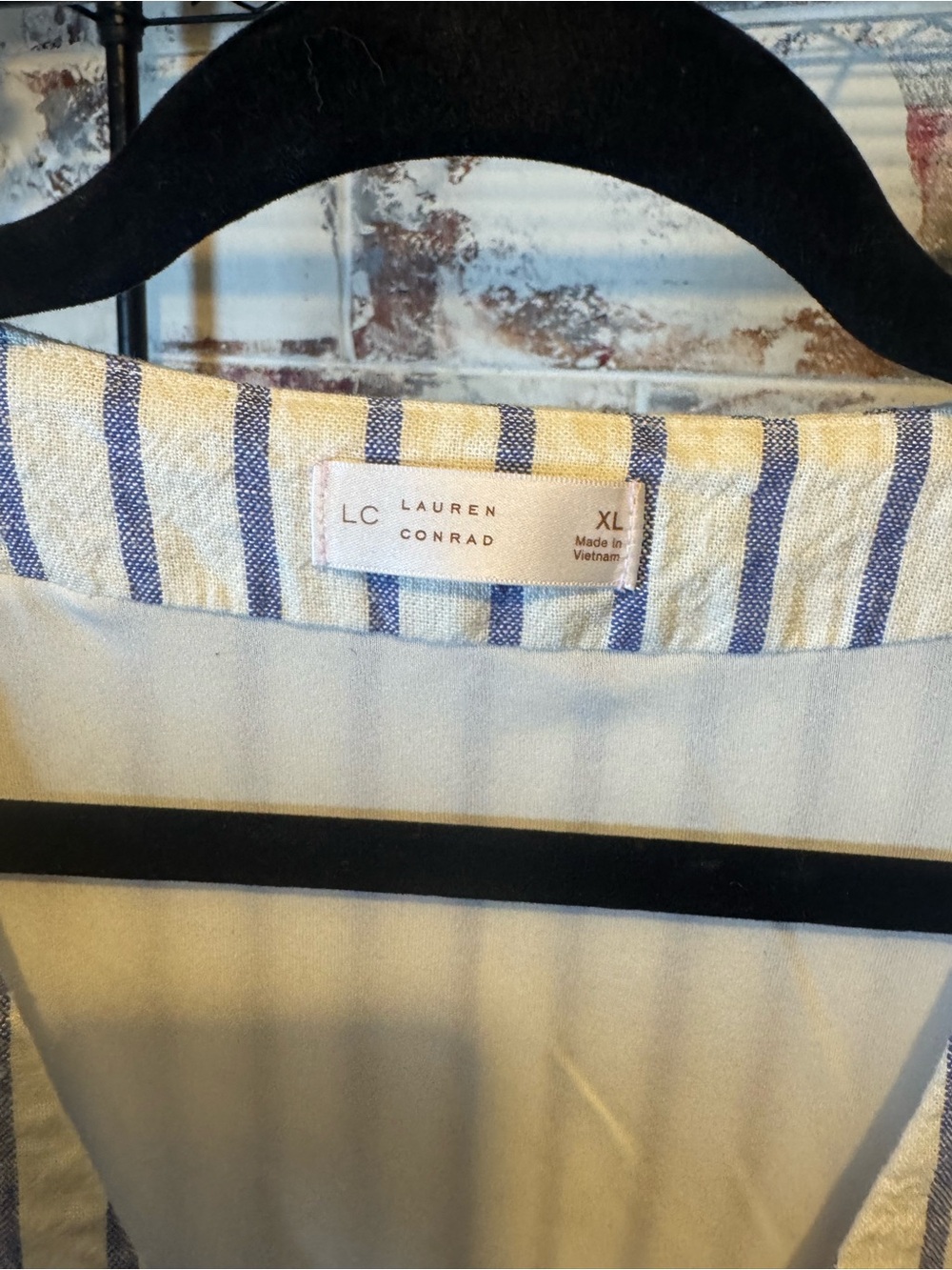 LC Lauren Conrad White and Blue Striped Tie-Front Crop Vest - Picture 2 of 6